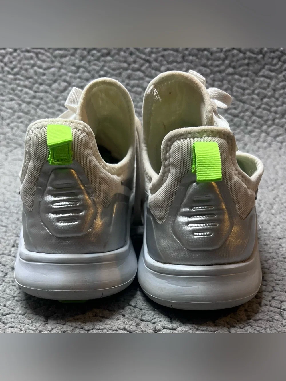 Nike Free TR 8 Sneakers Womens Size 7 White And Green 942888
